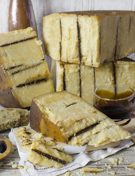 SER CAPRICCIO NERO - SER DOJRZEWAJĄCY W OCCIE BALSAMICZNYM Z MODERNY 0K.200G